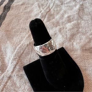 Silpada sterling silver hammered cigar ring